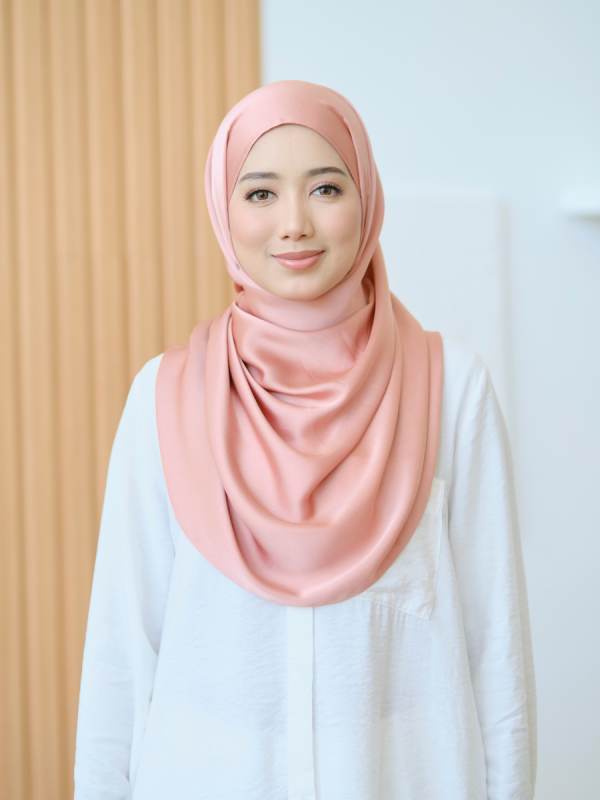 TC Roselle in Lux Peach Shawl