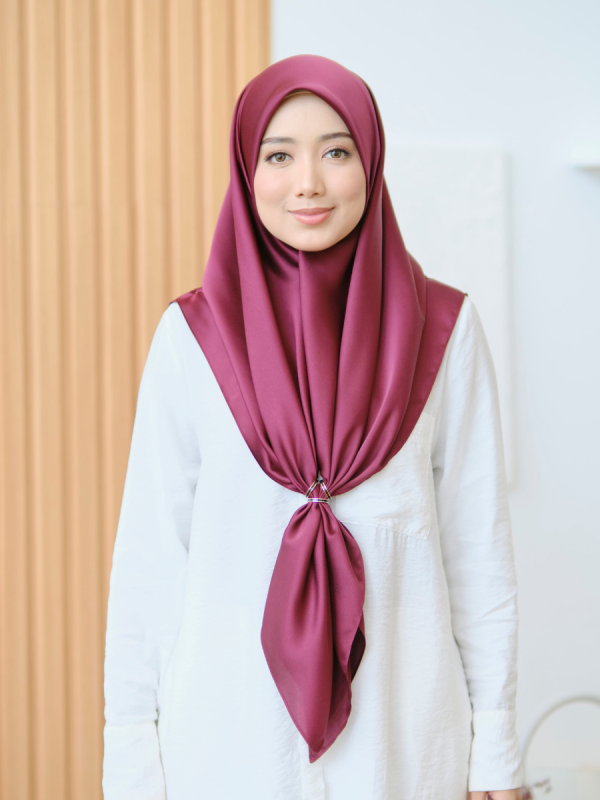 TC Roselle in Burgundy Square