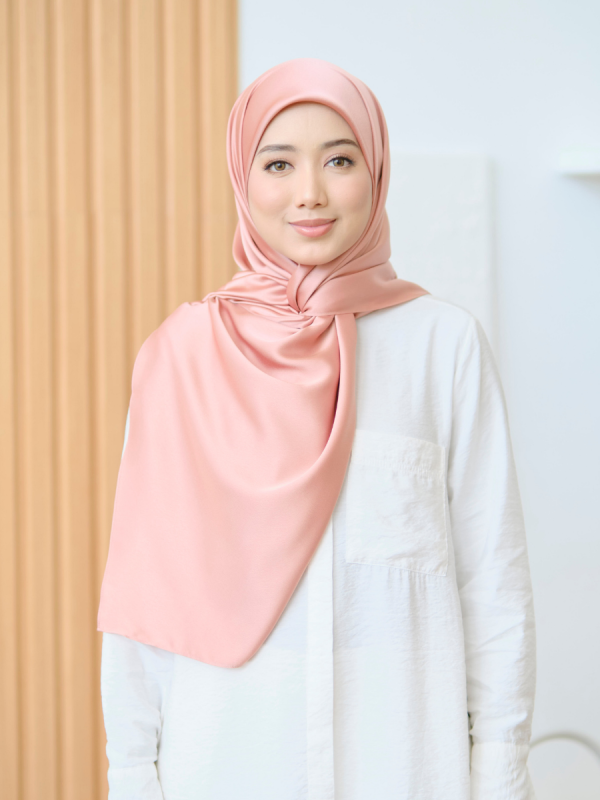 TC Roselle in Lux Peach Square