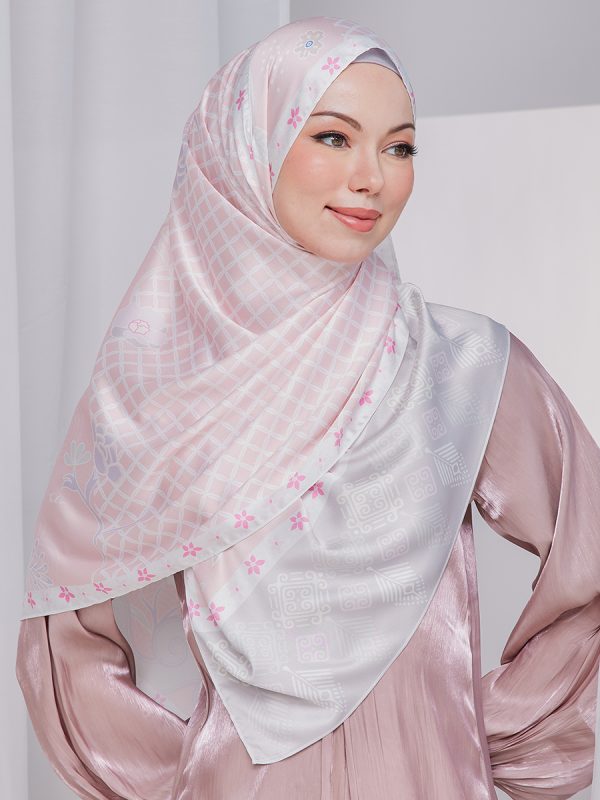 TC Nyonya Manis in Selendang (SHAWL)