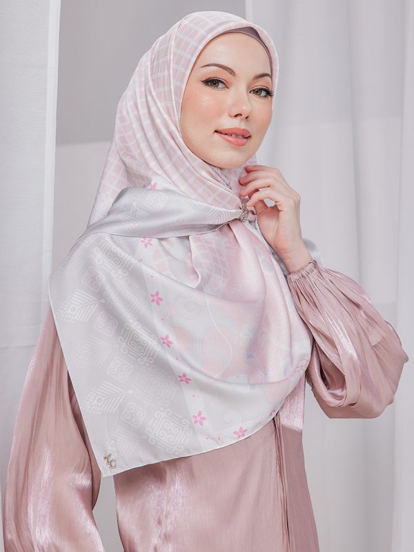 TC Nyonya Manis in Selendang (SQUARE)