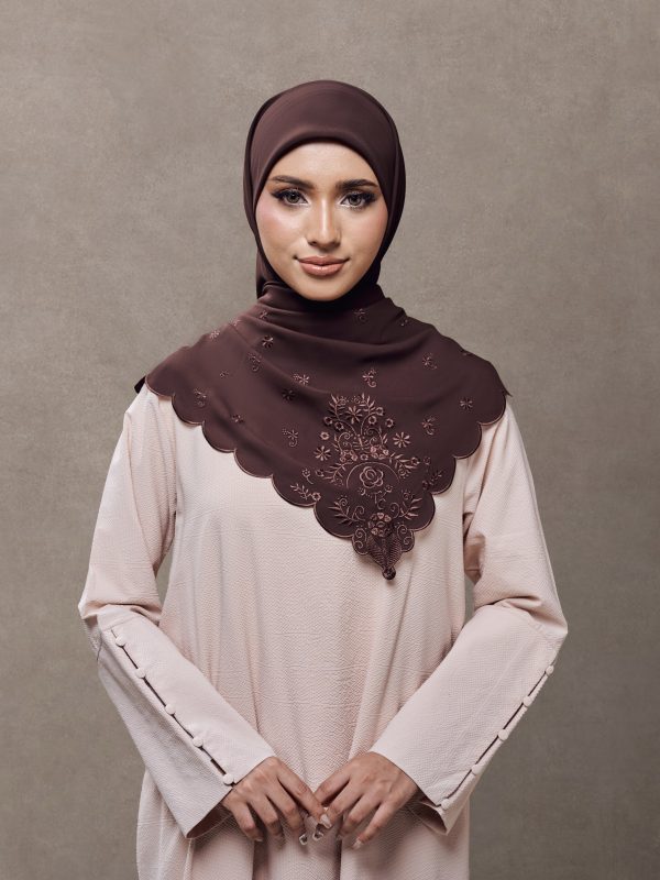 Nur in Dark Brown