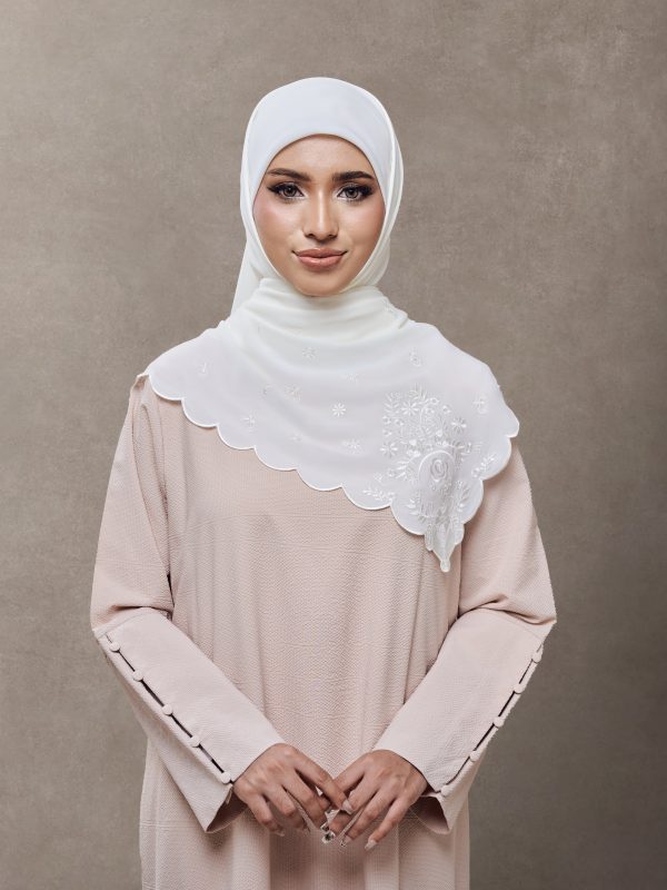 Nur in Off-White